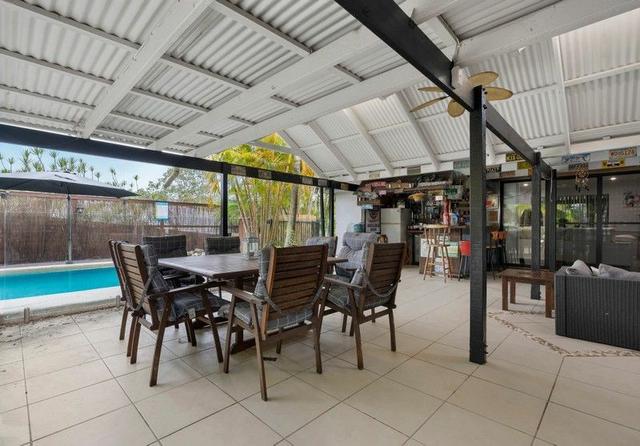 2 Burke Crescent, QLD 4213