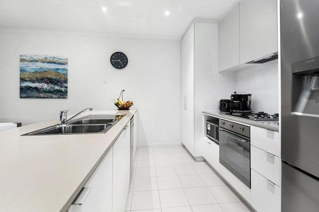 5 Newcastle Drive, VIC 3170