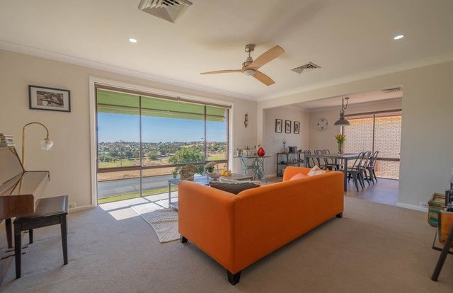 73 East Street, NSW 2870