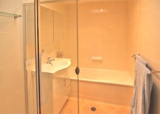 Bathroom (2008-07-24)