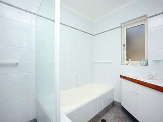 Bathroom (2010-07-07)