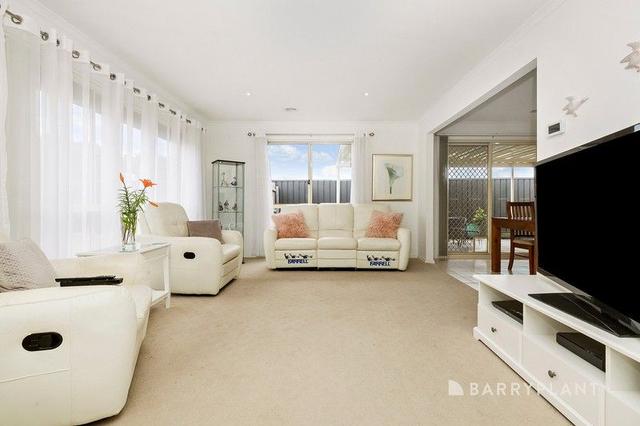 1/27 Shearwater Place, VIC 3940