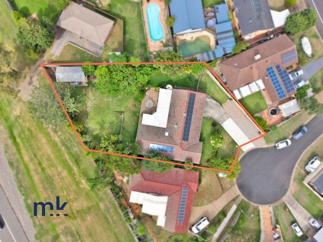 4 Coll Place, NSW 2566
