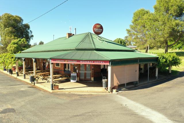 'Wombat Hotel' 95 Wombat Road Wombat Via, NSW 2594