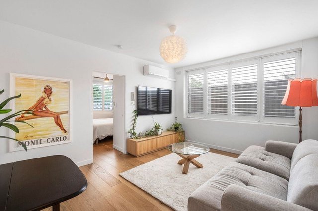 2/37 St Kinnord Street, VIC 3040