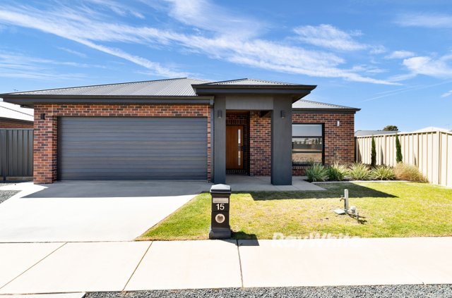 15 Chifley Drive, VIC 3500