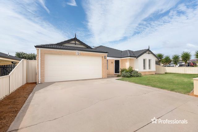 11 Curtin Grove, WA 6530