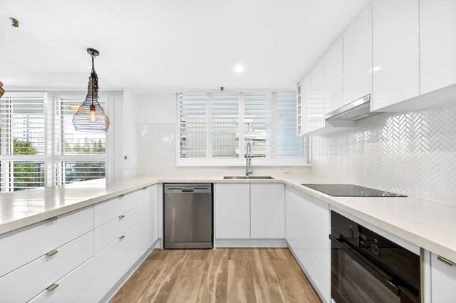 2C/3540 Main Beach Parade, QLD 4217