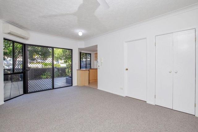 2/2 Broad Street, QLD 4215