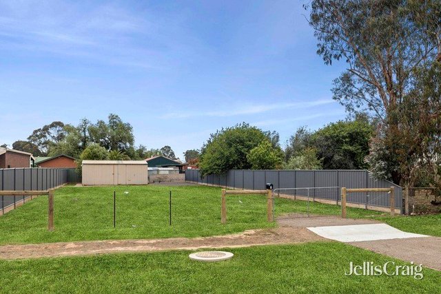 4 Dundas Street, VIC 3462