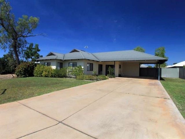 32 Barding Loop, WA 6743