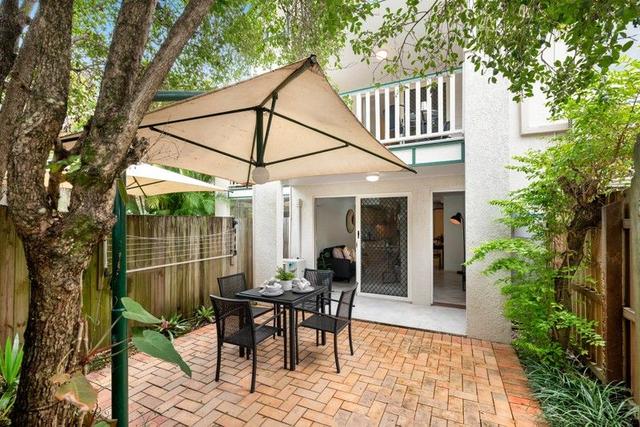 2/80 Victoria Terrace, QLD 4120