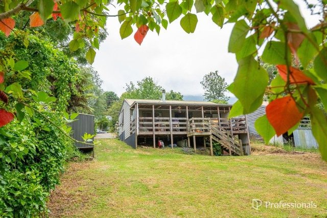 18 William Crescent, VIC 3799