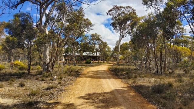126 Young Road, WA 6323