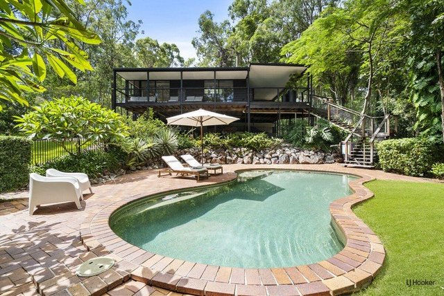 12 Cheshire Grove, QLD 4221