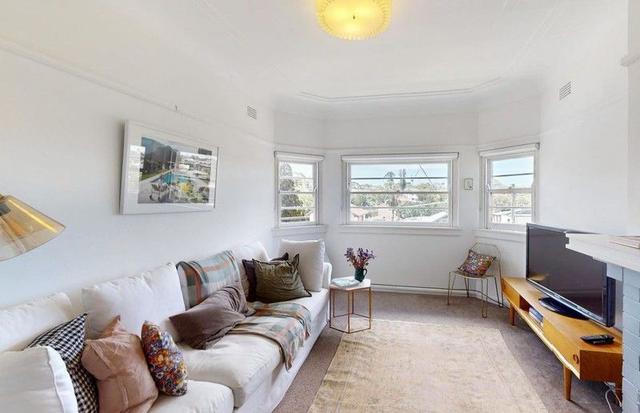 2/23 Lower Beach  Street, NSW 2093