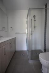 Bathroom (2015-11-13)