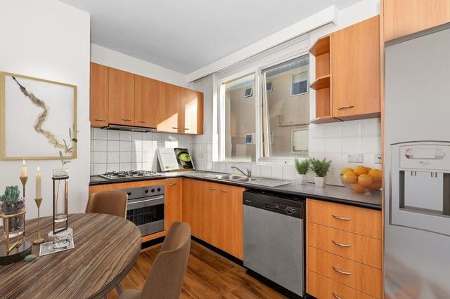 2/72 Westbury  Street, VIC 3183