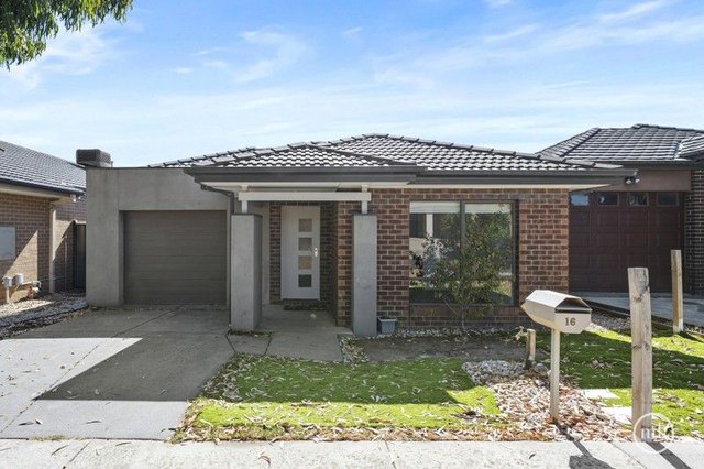 16 Strachan Rise, VIC 3754