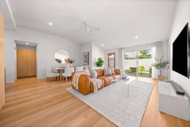 2/5 Logan Avenue, QLD 4220