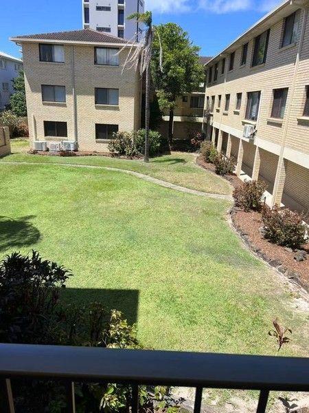 Unit 5/115 Frank St Labrador, QLD 4215