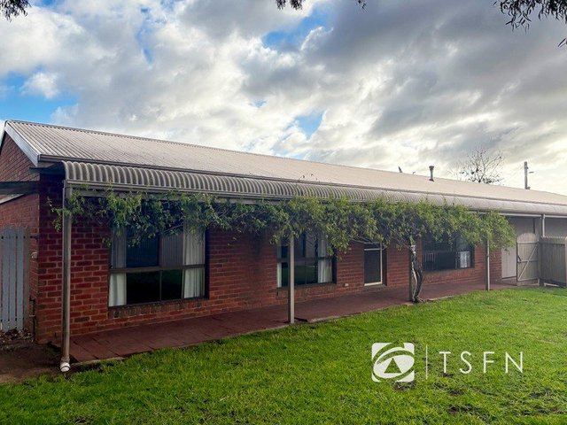 2/10 Pearce Street, VIC 3556