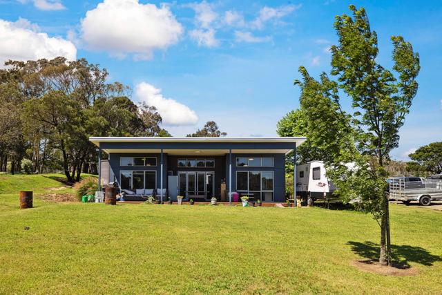 20 Burke Street, NSW 2622