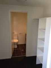 Ensuite (2011-12-14)