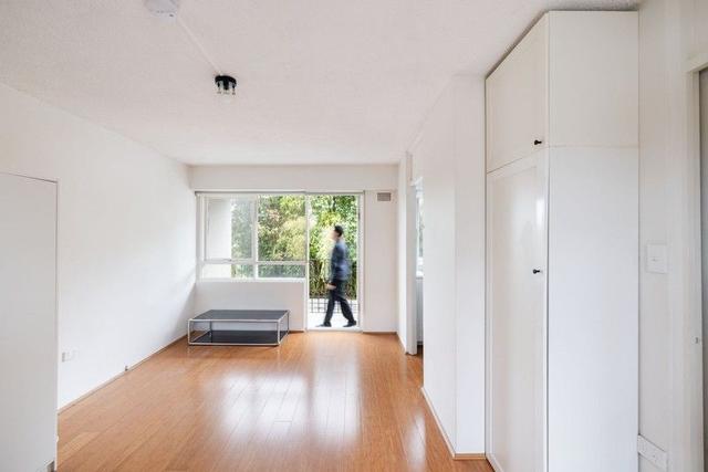 30/8 Wylde Street, NSW 2011