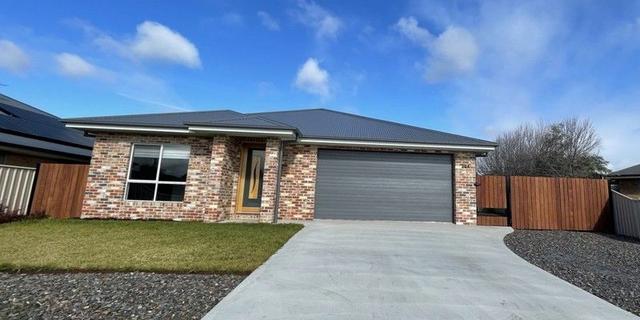 20A Britton Court, NSW 2642