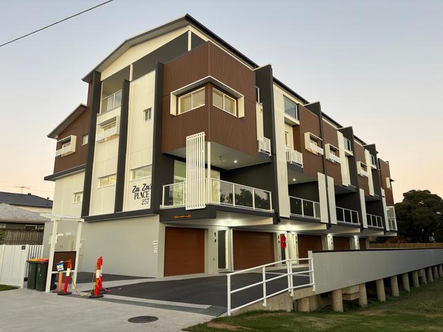 2/257 Melton Road, QLD 4013