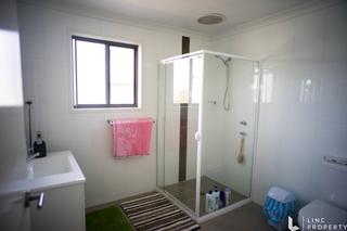 Bathroom (2018-03-27)