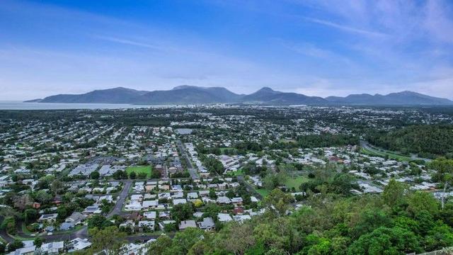 8 The Peak Road, QLD 4870