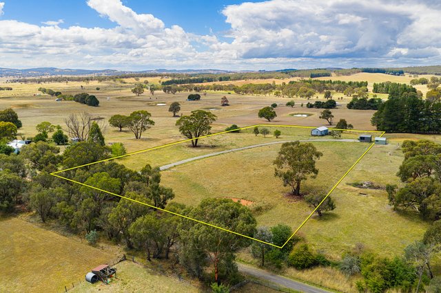 1 St James Street Binda Via, NSW 2583