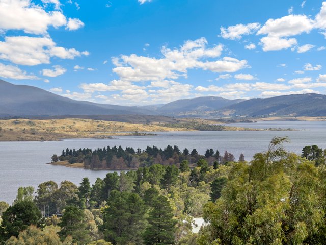 2/3 Pilot Close, NSW 2627