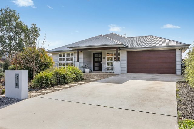 9 Joan Street, NSW 2582