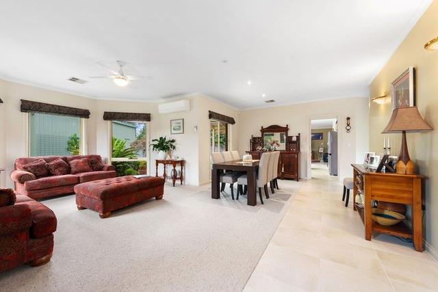 24 Woodburne Drive, VIC 3850