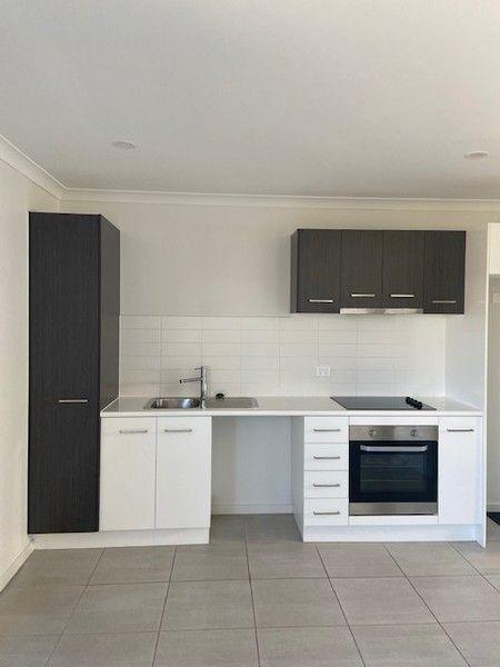 2/6 Greenhill Street, QLD 4301