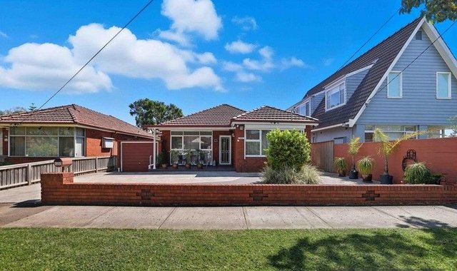 526 Lyons Road West, NSW 2046