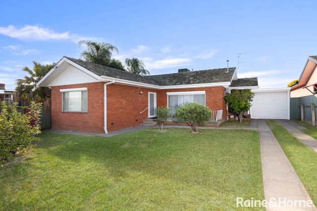 5 Huthwaite Street, NSW 2650