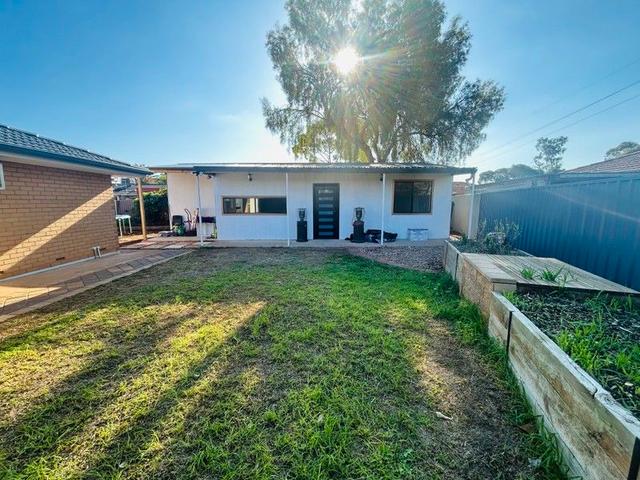 29 Denver (Granny) Drive, SA 5107
