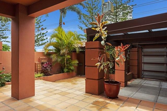 2/4 Fourth Avenue, QLD 4220