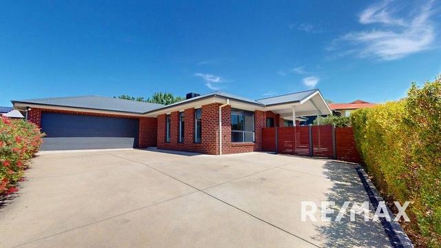 2/4 John Potts Drive, NSW 2663