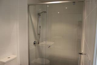 Bathroom (2011-11-09)