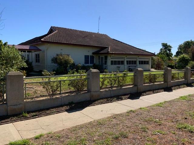 240 Lachlan, NSW 2711