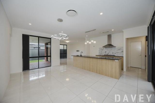 18 Deschamp Road, WA 6062