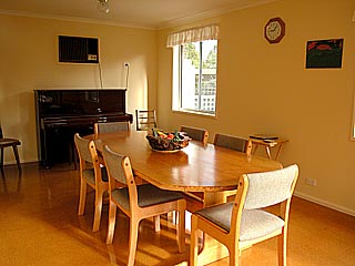 Dining (2003-05-29)