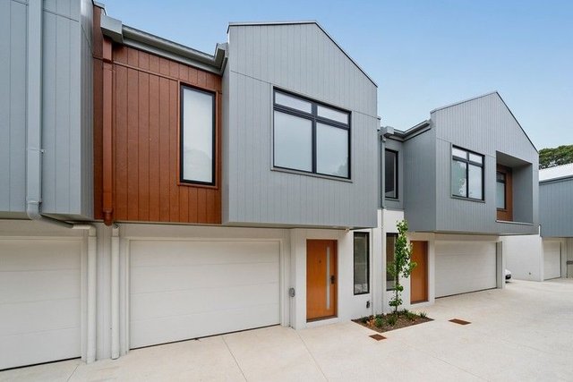 2/8 Idinia Street, VIC 3137