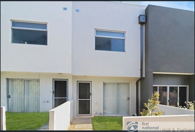 4 Axel  Walk, VIC 3977