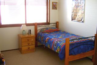 Bed 3 (2005-03-03)